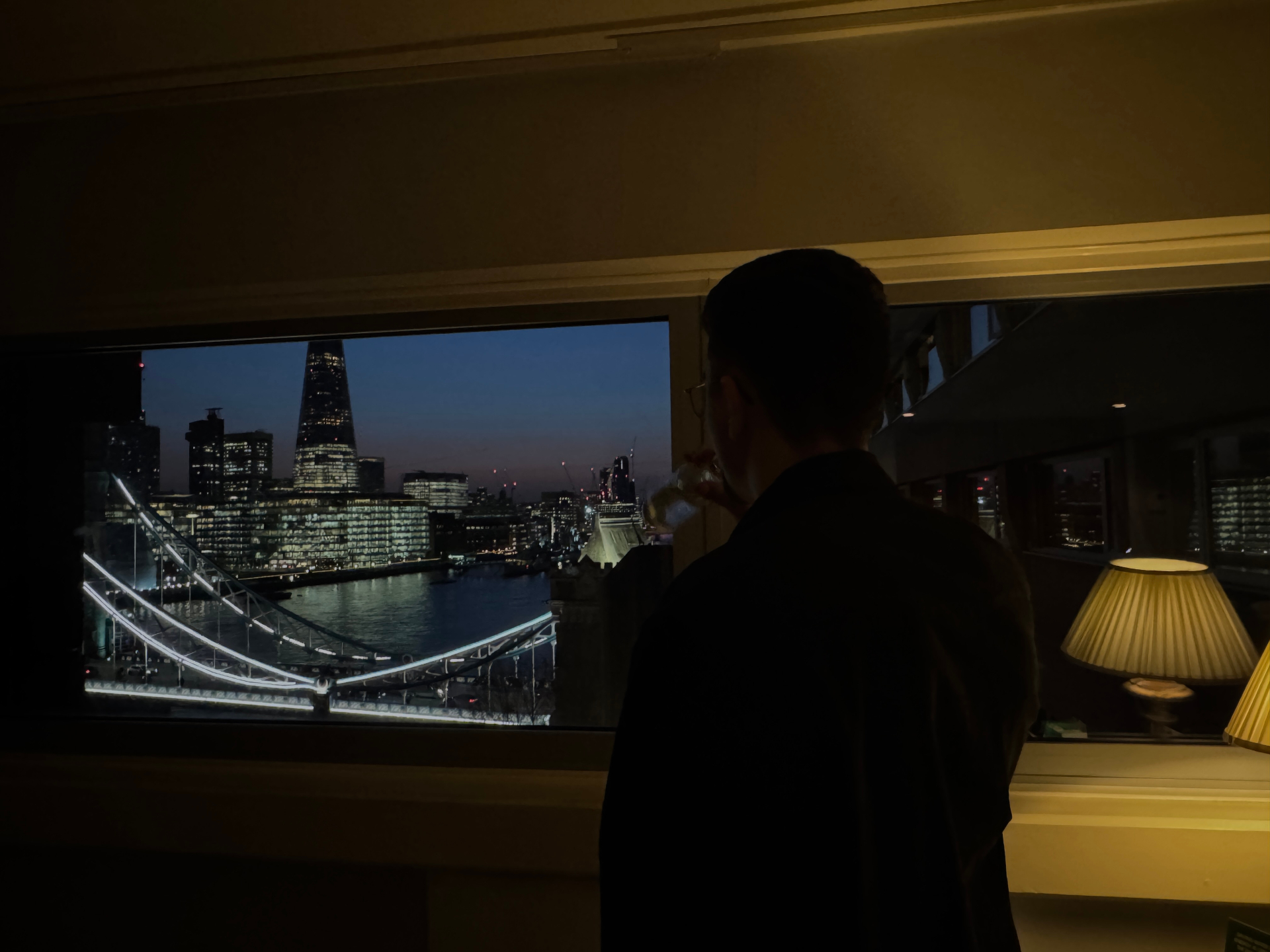 Vue de nuit sur Londres depuis la chambre
